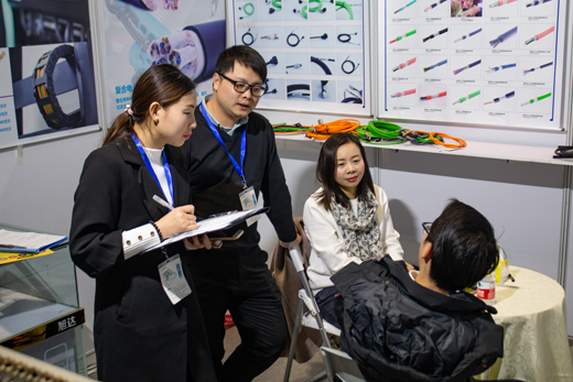 旭達員工展會上爭當品牌形象代言人